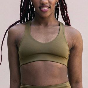 Fern Lola V-Neck Bra from Girlfriend Collective